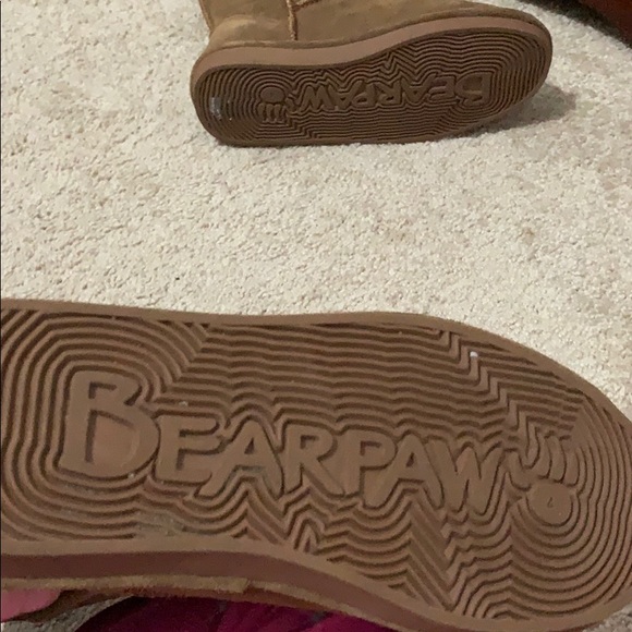 Never worn bear paw boots - Picture 4 of 4